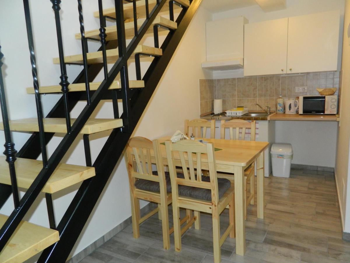 Família-Pelso apartmanház Zamárdi Exterior foto